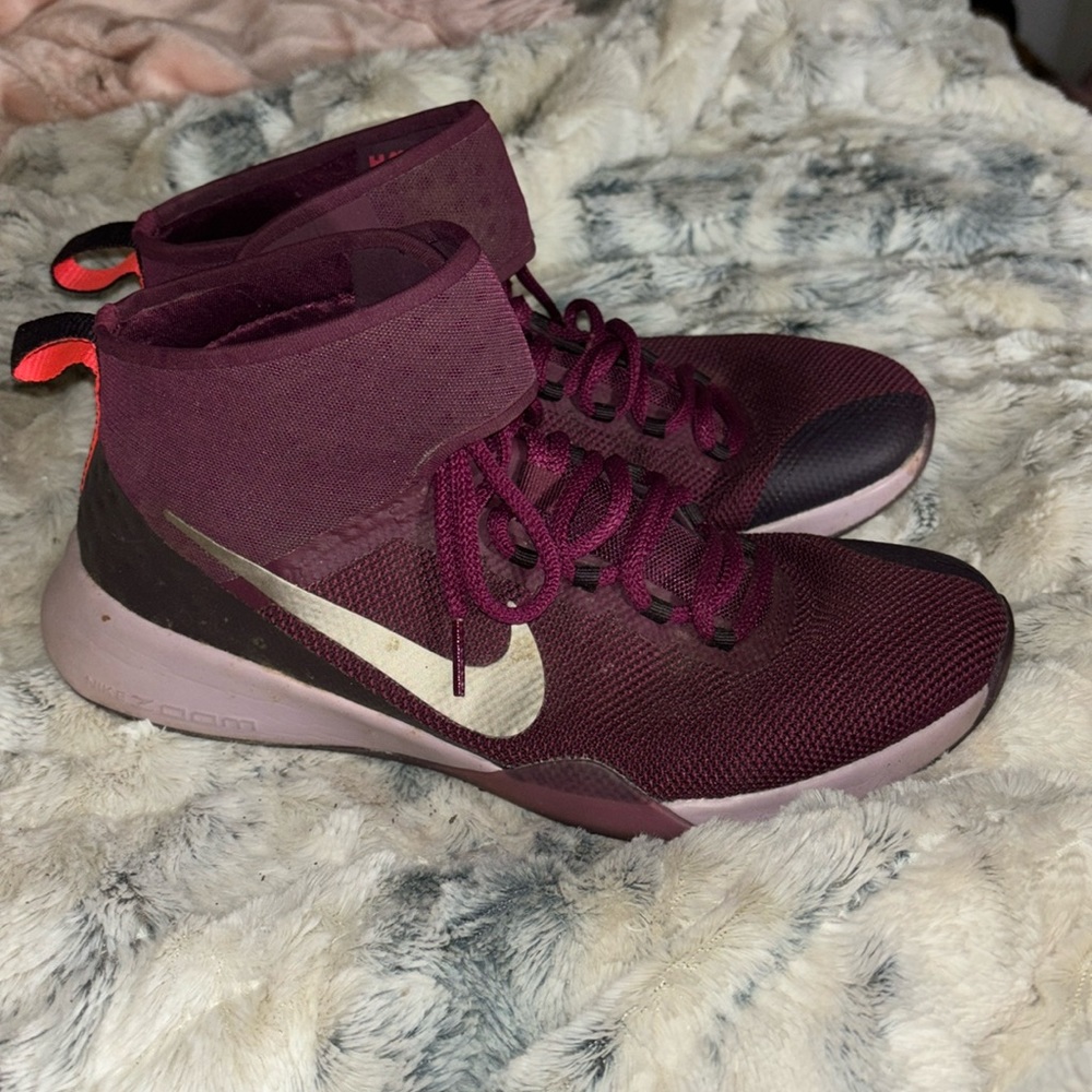 Nike Air Zoom Strong 2 Gem Women’s Lightweight Training Shoe
